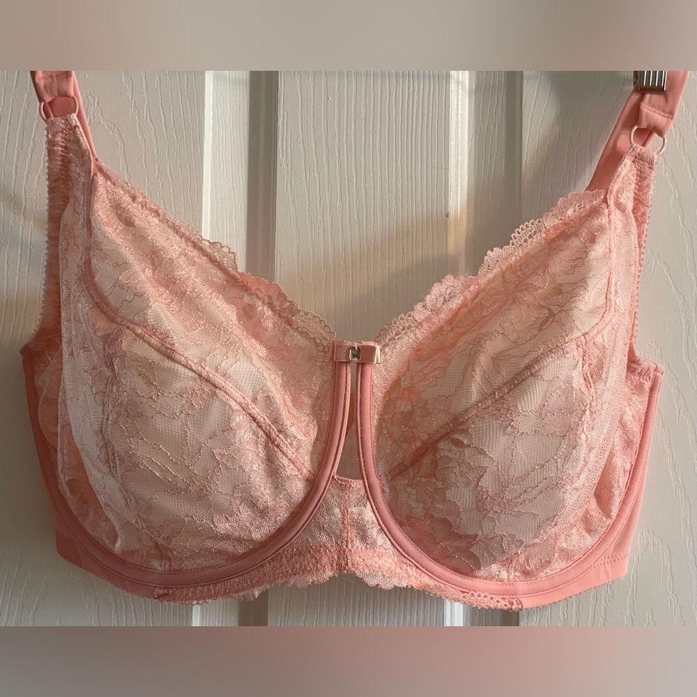 PARFAIT Lace Underwire Bra in Soft Pink 40K US. EUC